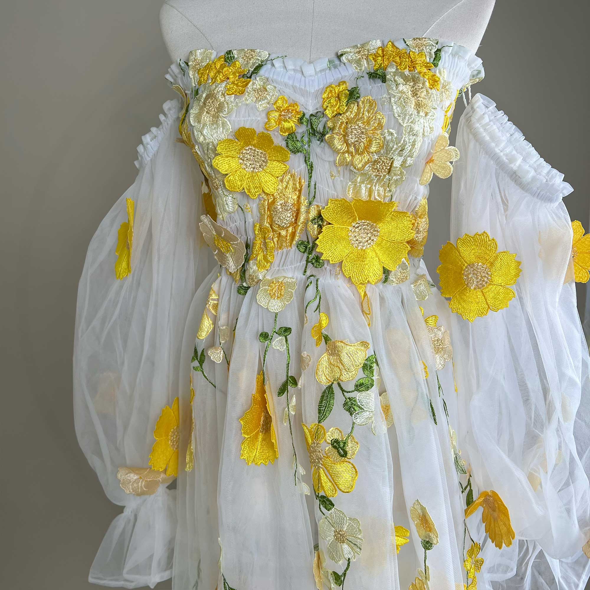 Vestido de organza colorido de - Embroidery Daisy reseña y precio