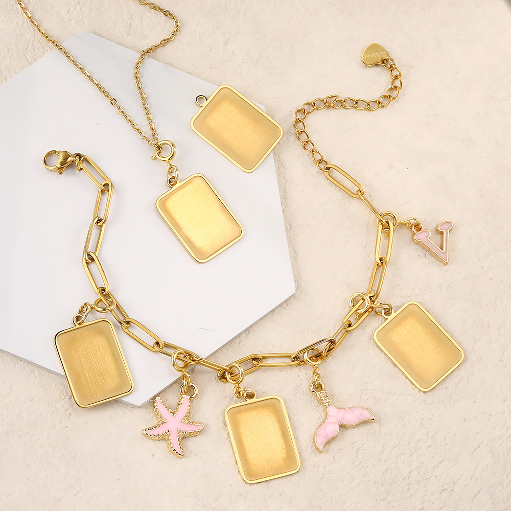 Collar con colgante de bandera - Embroidery Charm reseña y precio