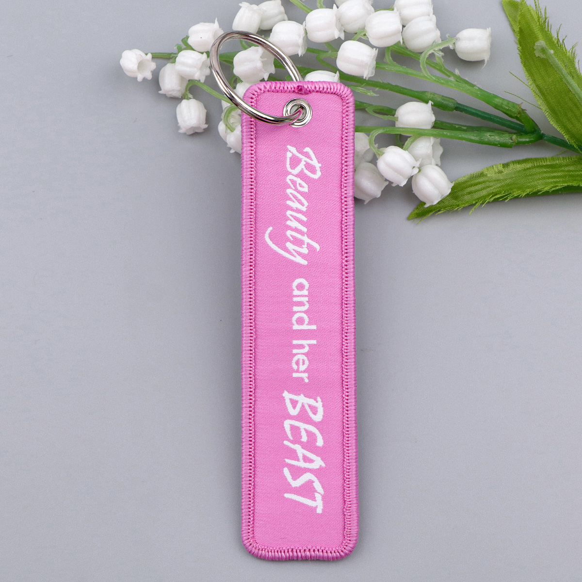 Llavero con cita bordada 'live - Embroidery Quote reseña y precio
